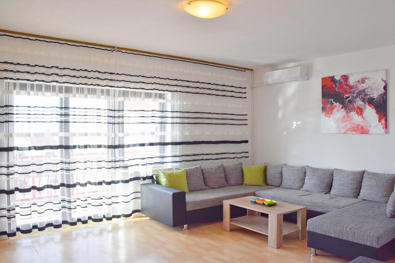 Apartments Margareta & Ena Malinska Buitenkant foto