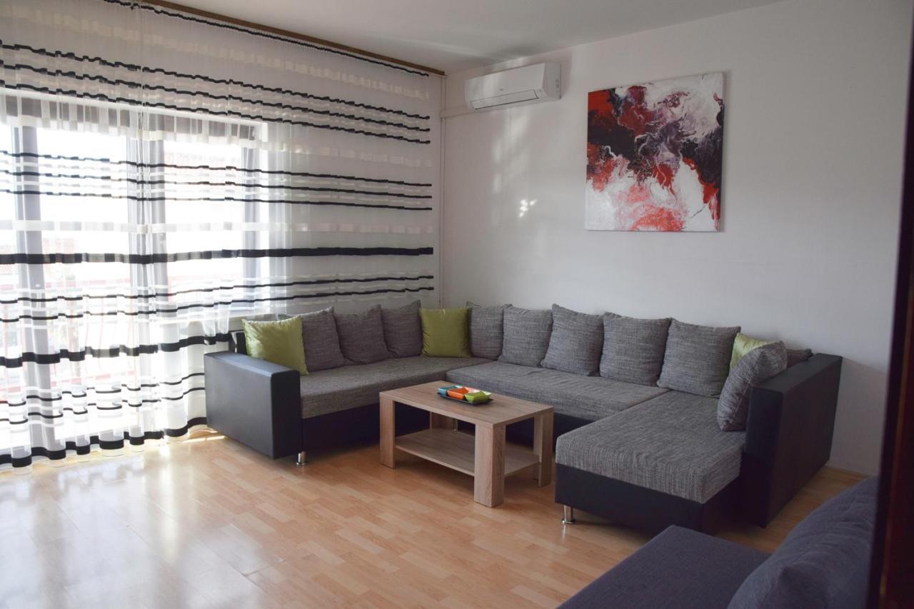 Apartments Margareta & Ena Malinska Buitenkant foto